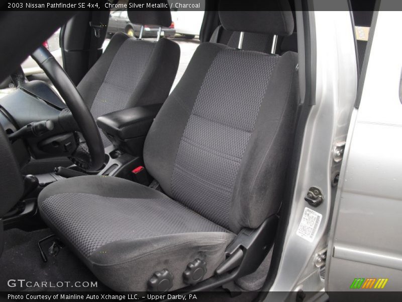 Chrome Silver Metallic / Charcoal 2003 Nissan Pathfinder SE 4x4
