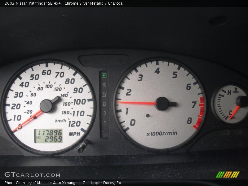 Chrome Silver Metallic / Charcoal 2003 Nissan Pathfinder SE 4x4