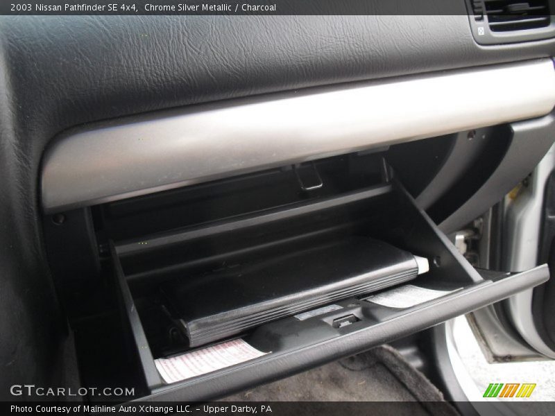 Chrome Silver Metallic / Charcoal 2003 Nissan Pathfinder SE 4x4