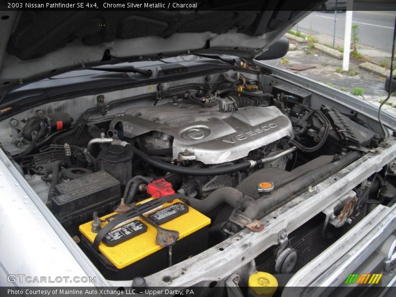 Chrome Silver Metallic / Charcoal 2003 Nissan Pathfinder SE 4x4