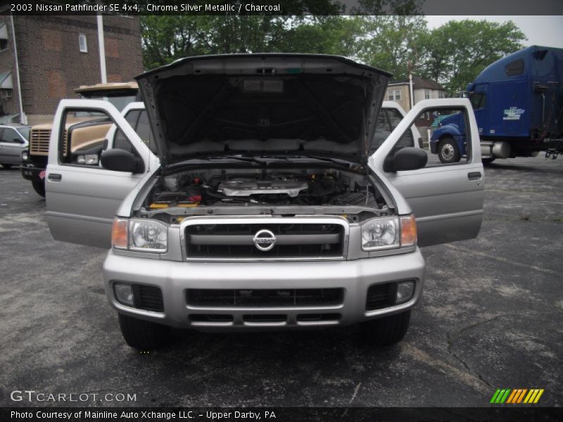 Chrome Silver Metallic / Charcoal 2003 Nissan Pathfinder SE 4x4