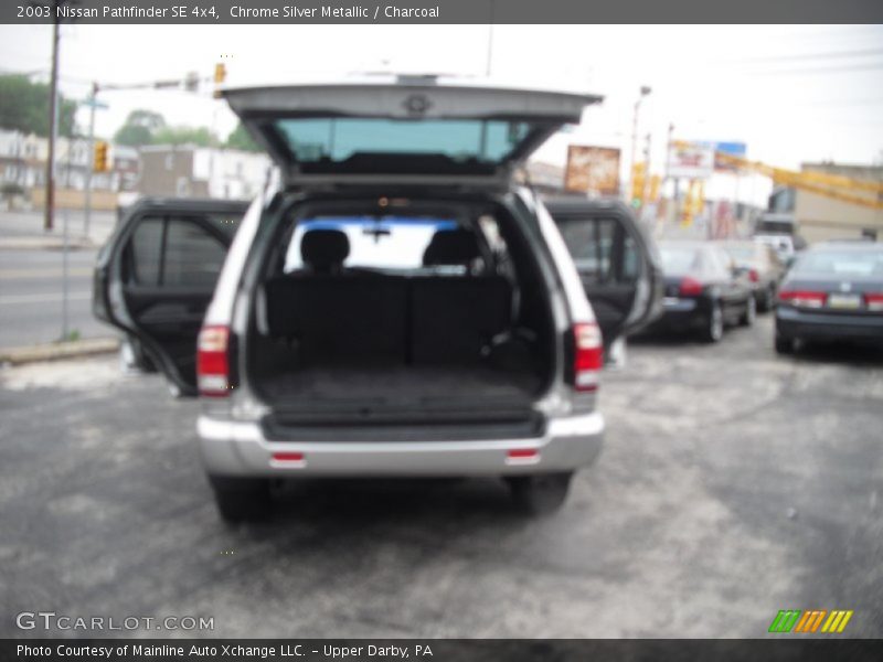 Chrome Silver Metallic / Charcoal 2003 Nissan Pathfinder SE 4x4