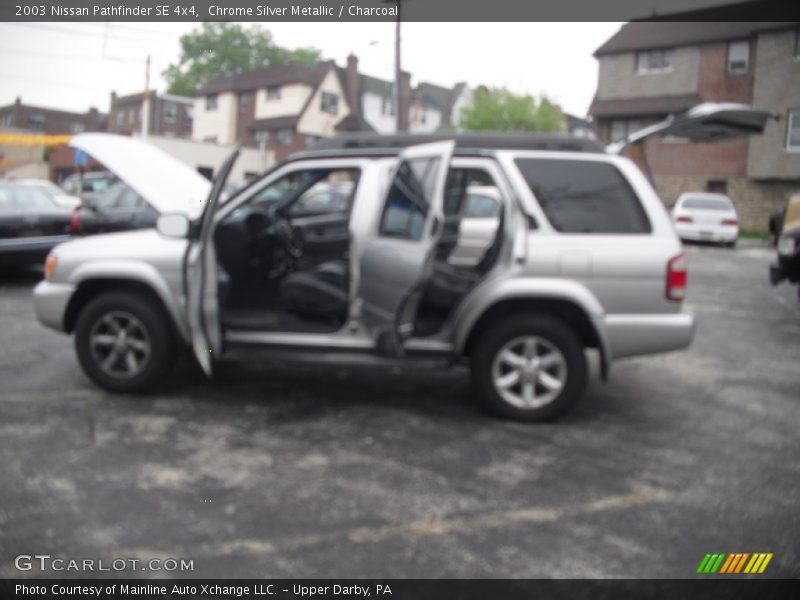 Chrome Silver Metallic / Charcoal 2003 Nissan Pathfinder SE 4x4