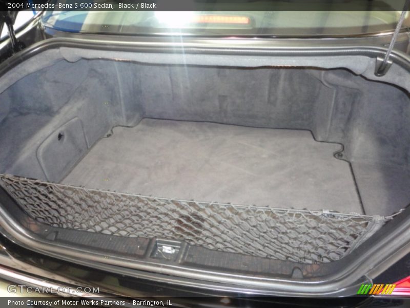  2004 S 600 Sedan Trunk