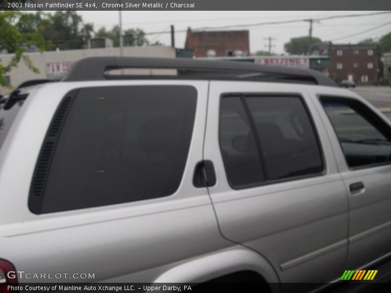Chrome Silver Metallic / Charcoal 2003 Nissan Pathfinder SE 4x4