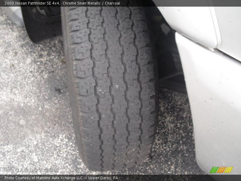 Chrome Silver Metallic / Charcoal 2003 Nissan Pathfinder SE 4x4