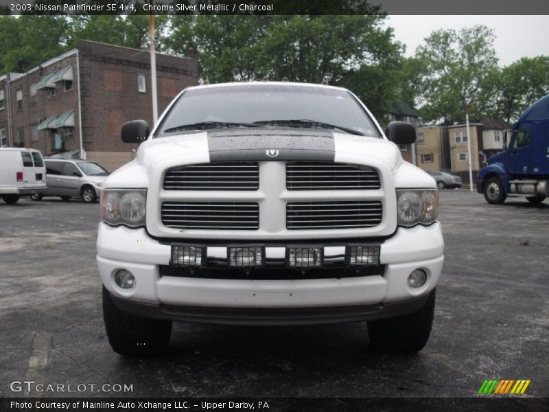 Chrome Silver Metallic / Charcoal 2003 Nissan Pathfinder SE 4x4