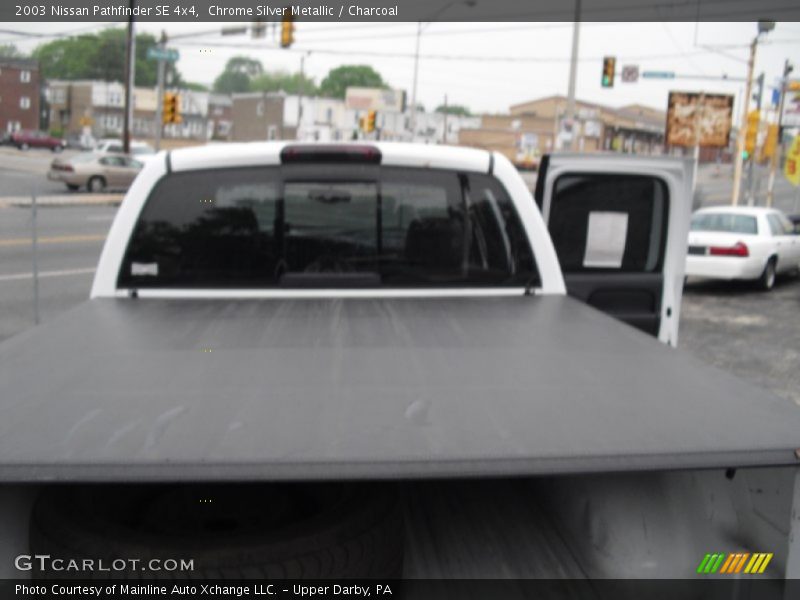 Chrome Silver Metallic / Charcoal 2003 Nissan Pathfinder SE 4x4