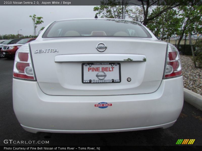 Aspen White / Beige 2010 Nissan Sentra 2.0