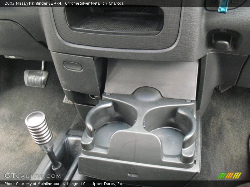 Chrome Silver Metallic / Charcoal 2003 Nissan Pathfinder SE 4x4