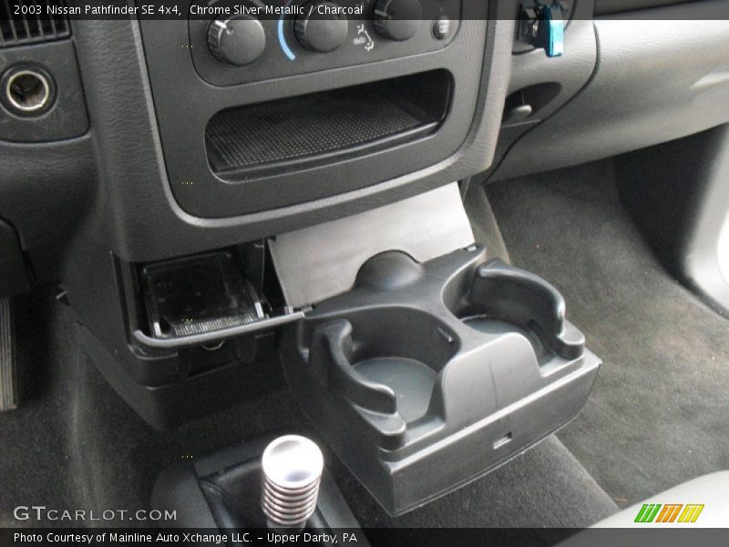 Chrome Silver Metallic / Charcoal 2003 Nissan Pathfinder SE 4x4