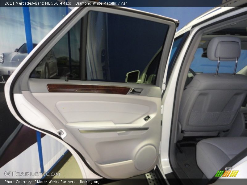 Diamond White Metallic / Ash 2011 Mercedes-Benz ML 550 4Matic