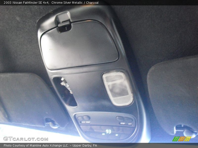 Chrome Silver Metallic / Charcoal 2003 Nissan Pathfinder SE 4x4