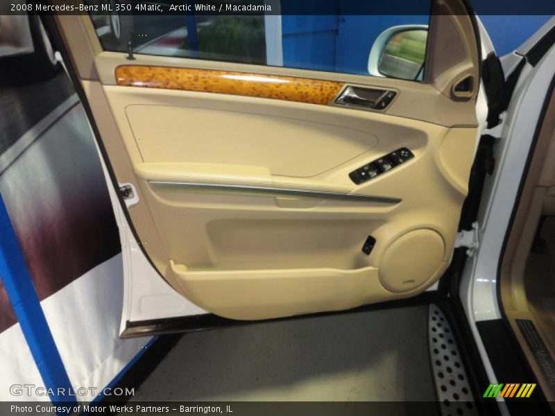 Arctic White / Macadamia 2008 Mercedes-Benz ML 350 4Matic