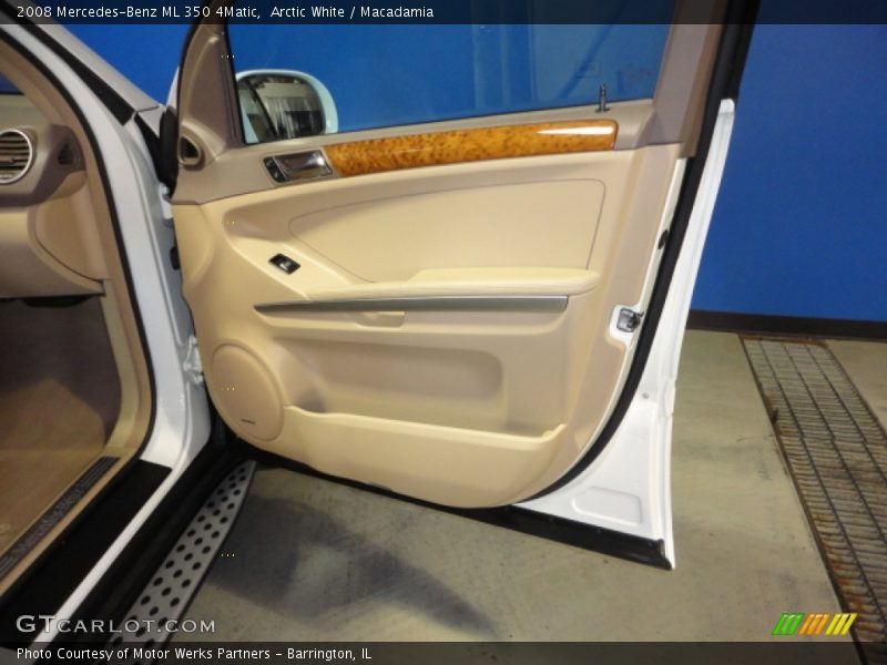 Arctic White / Macadamia 2008 Mercedes-Benz ML 350 4Matic