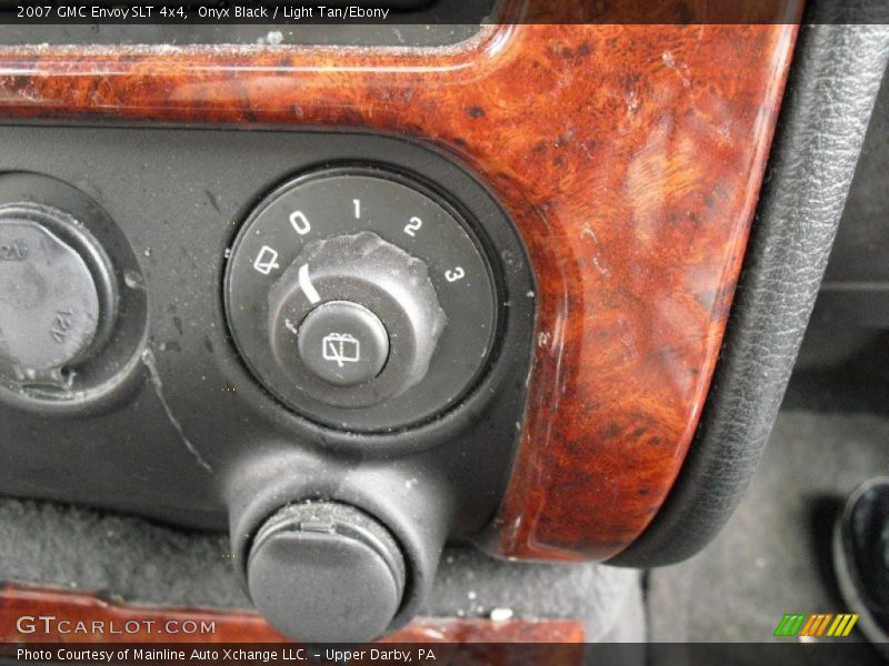 Onyx Black / Light Tan/Ebony 2007 GMC Envoy SLT 4x4