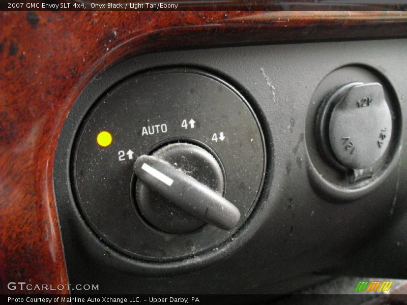 Onyx Black / Light Tan/Ebony 2007 GMC Envoy SLT 4x4