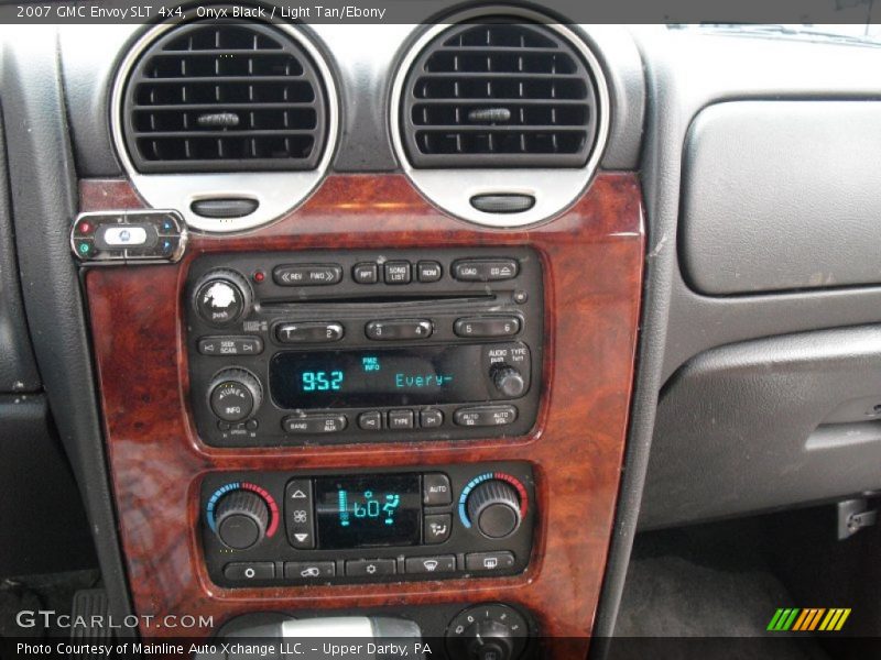 Onyx Black / Light Tan/Ebony 2007 GMC Envoy SLT 4x4