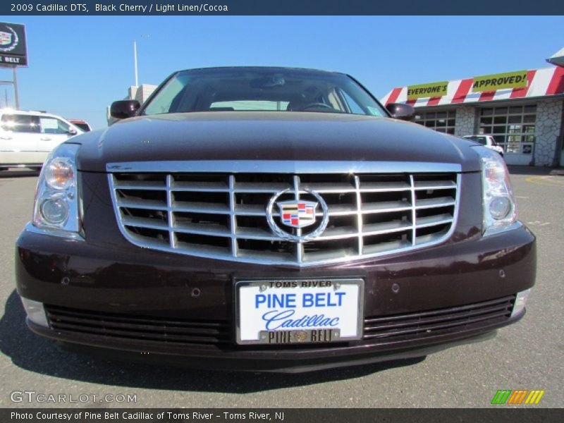 Black Cherry / Light Linen/Cocoa 2009 Cadillac DTS