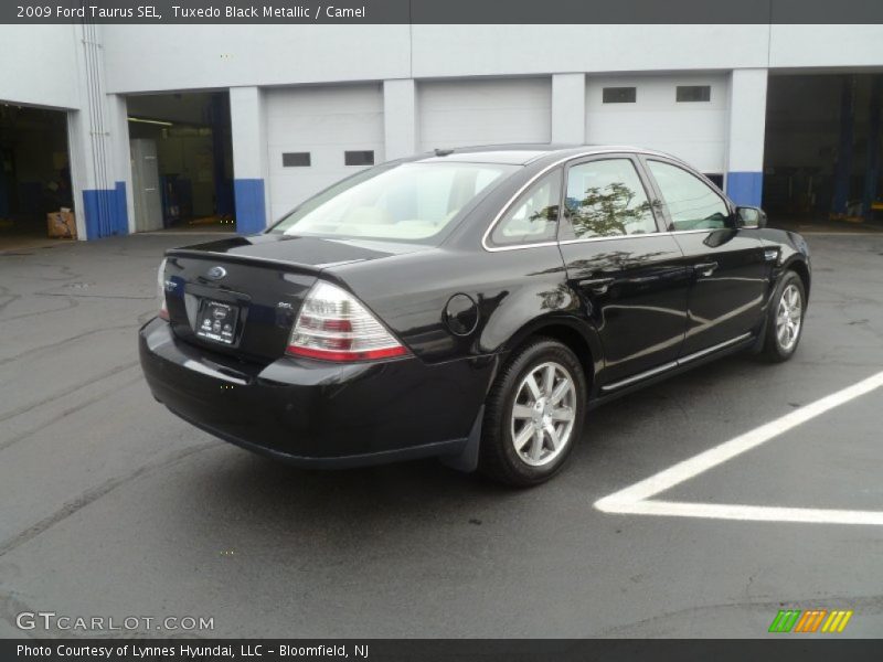 Tuxedo Black Metallic / Camel 2009 Ford Taurus SEL