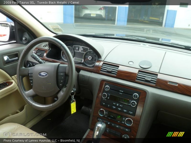 Tuxedo Black Metallic / Camel 2009 Ford Taurus SEL