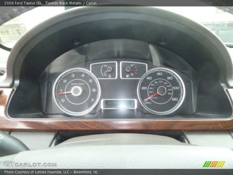 Tuxedo Black Metallic / Camel 2009 Ford Taurus SEL