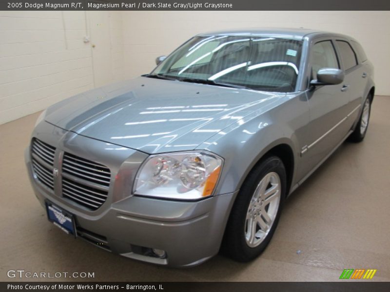 Magnesium Pearl / Dark Slate Gray/Light Graystone 2005 Dodge Magnum R/T