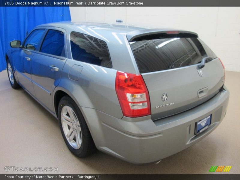 Magnesium Pearl / Dark Slate Gray/Light Graystone 2005 Dodge Magnum R/T
