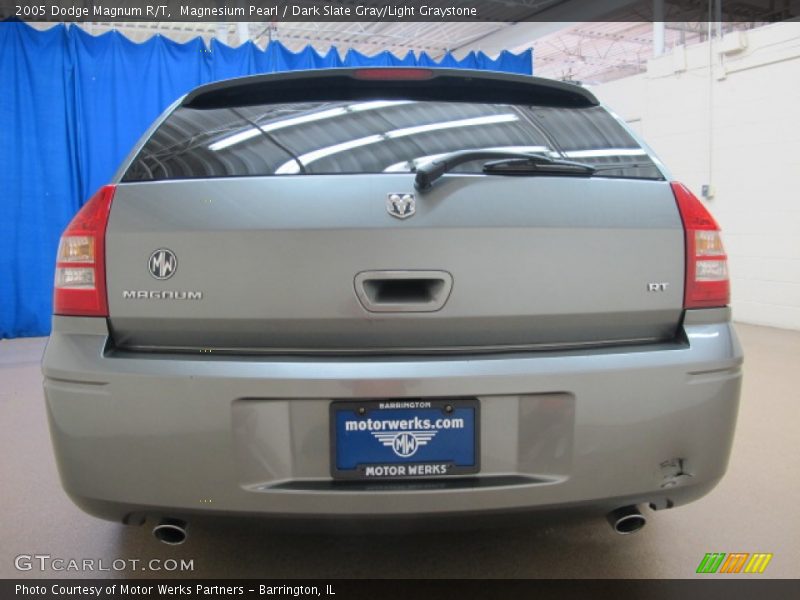 Magnesium Pearl / Dark Slate Gray/Light Graystone 2005 Dodge Magnum R/T