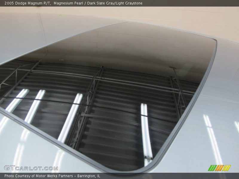 Magnesium Pearl / Dark Slate Gray/Light Graystone 2005 Dodge Magnum R/T