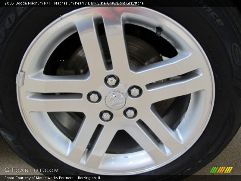 Magnesium Pearl / Dark Slate Gray/Light Graystone 2005 Dodge Magnum R/T