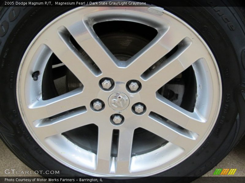 Magnesium Pearl / Dark Slate Gray/Light Graystone 2005 Dodge Magnum R/T