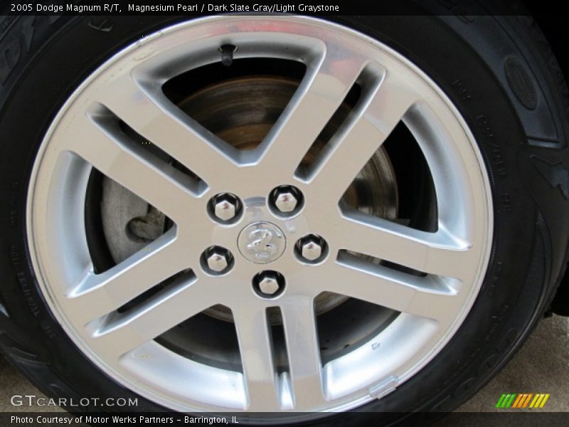 Magnesium Pearl / Dark Slate Gray/Light Graystone 2005 Dodge Magnum R/T