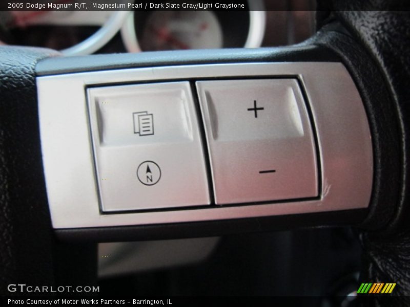 Magnesium Pearl / Dark Slate Gray/Light Graystone 2005 Dodge Magnum R/T