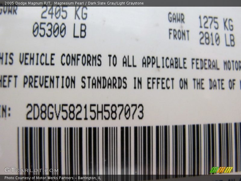 Magnesium Pearl / Dark Slate Gray/Light Graystone 2005 Dodge Magnum R/T