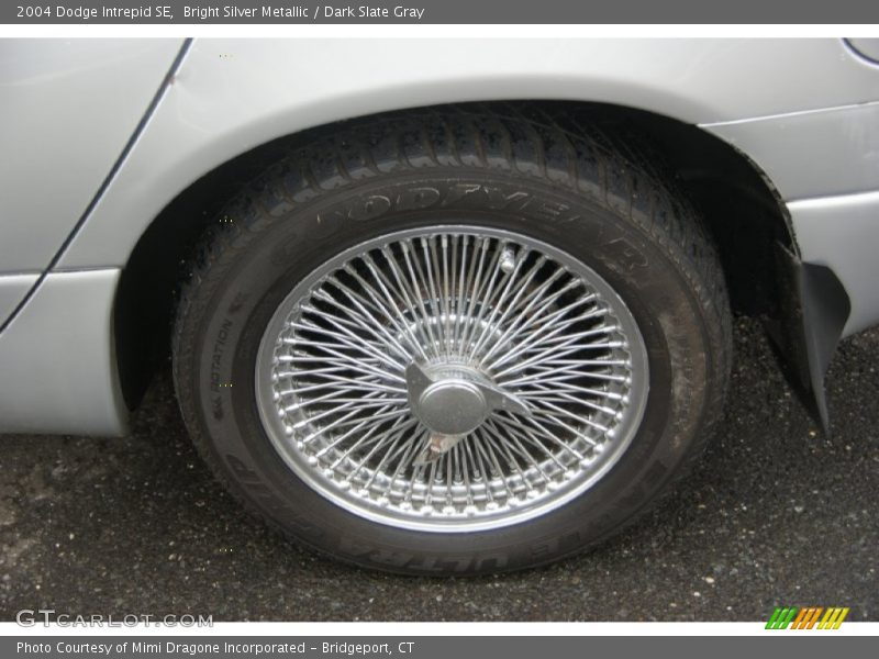 Bright Silver Metallic / Dark Slate Gray 2004 Dodge Intrepid SE