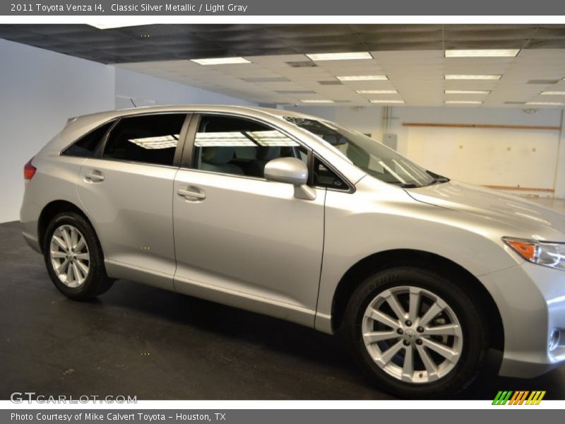 Classic Silver Metallic / Light Gray 2011 Toyota Venza I4