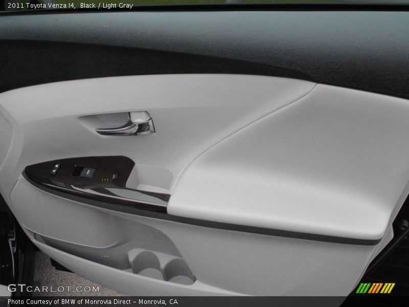 Black / Light Gray 2011 Toyota Venza I4