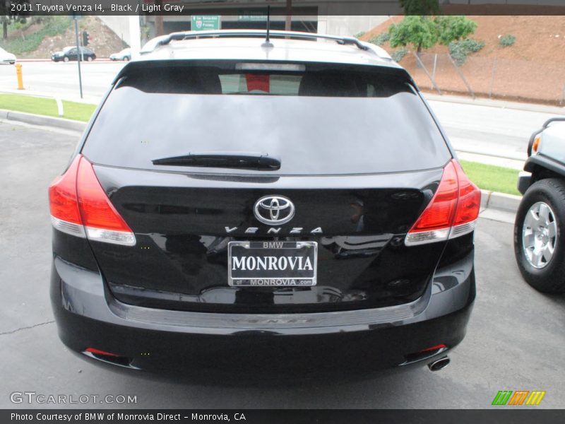 Black / Light Gray 2011 Toyota Venza I4