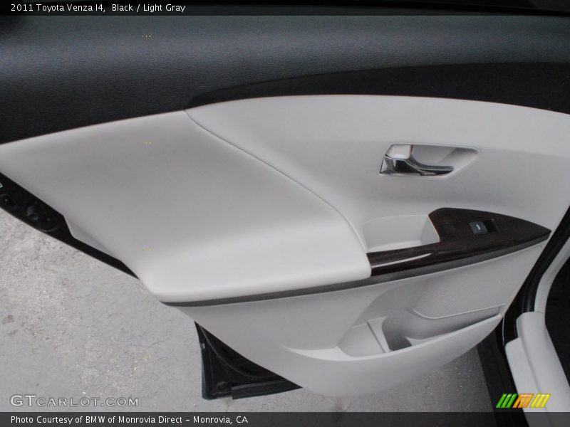 Black / Light Gray 2011 Toyota Venza I4