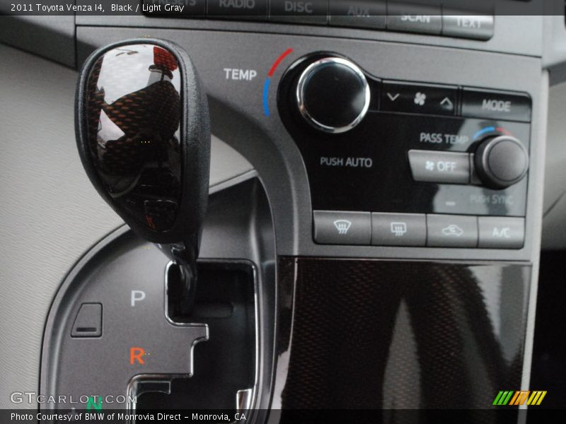 Black / Light Gray 2011 Toyota Venza I4