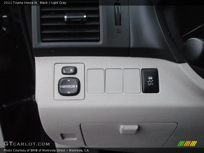 Black / Light Gray 2011 Toyota Venza I4