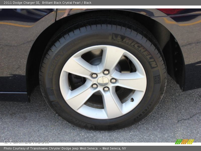 Brilliant Black Crystal Pearl / Black 2011 Dodge Charger SE