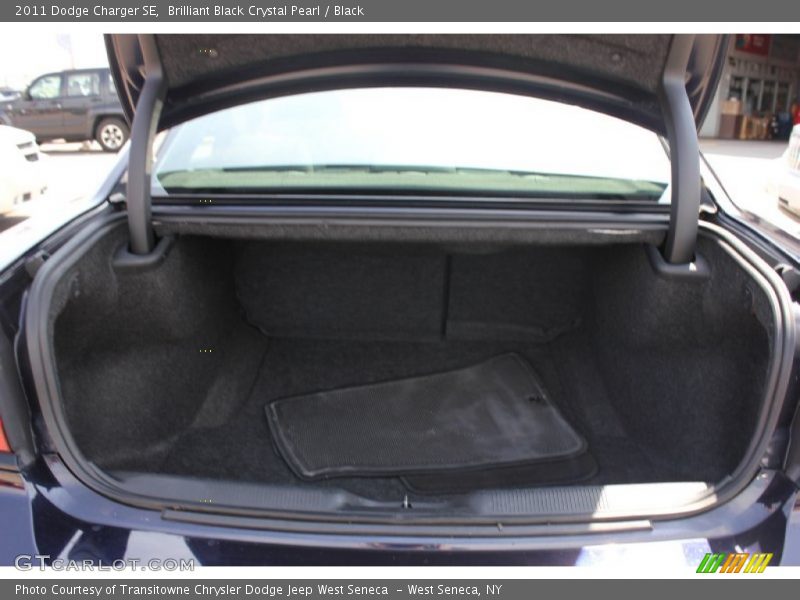 Brilliant Black Crystal Pearl / Black 2011 Dodge Charger SE