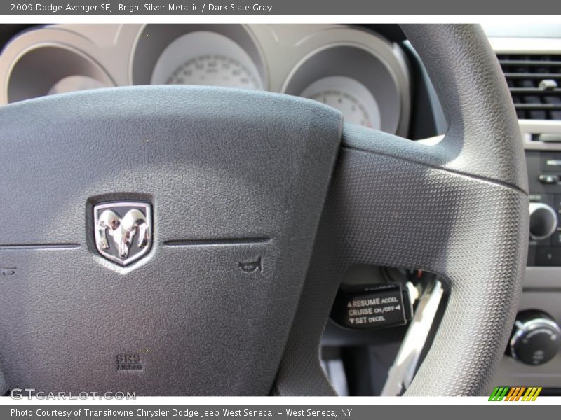 Bright Silver Metallic / Dark Slate Gray 2009 Dodge Avenger SE