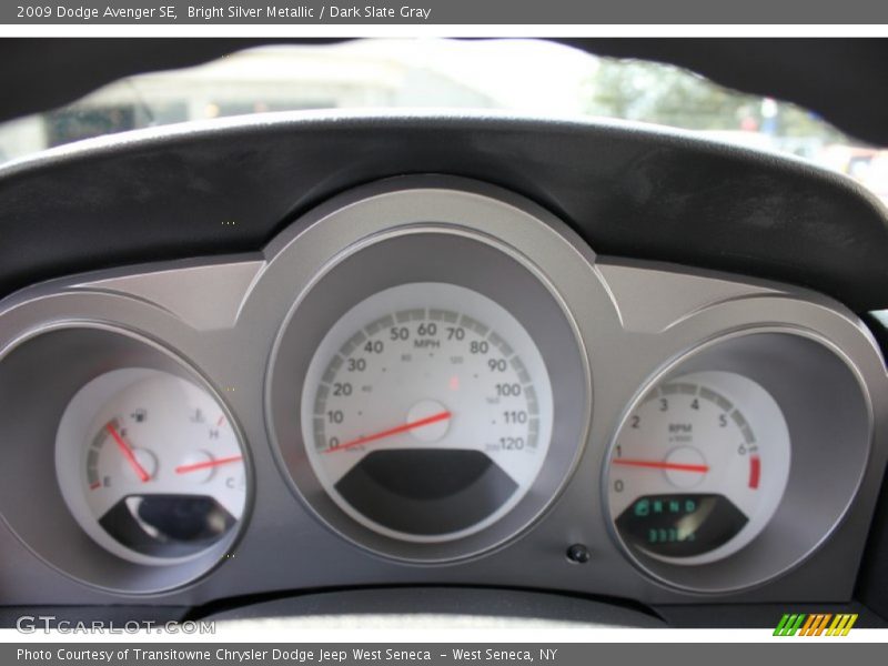 Bright Silver Metallic / Dark Slate Gray 2009 Dodge Avenger SE