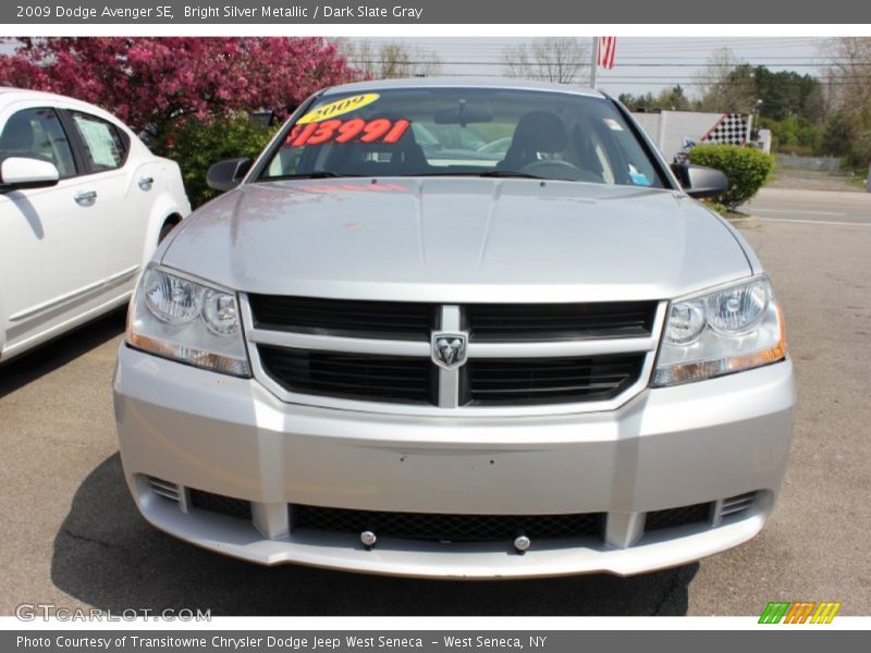 Bright Silver Metallic / Dark Slate Gray 2009 Dodge Avenger SE