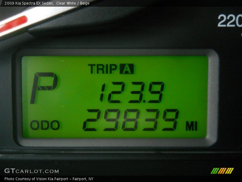 Clear White / Beige 2009 Kia Spectra EX Sedan