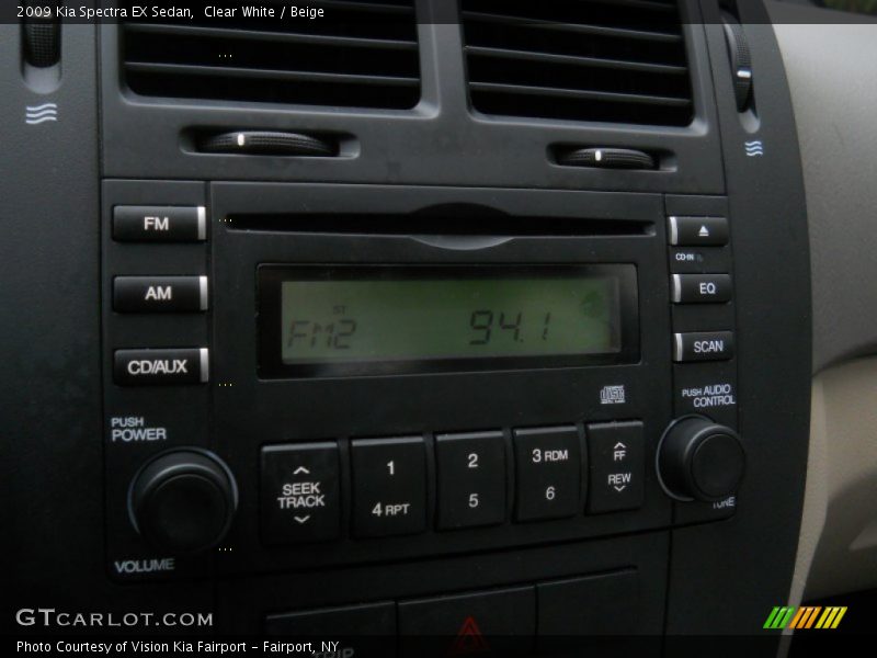 Clear White / Beige 2009 Kia Spectra EX Sedan