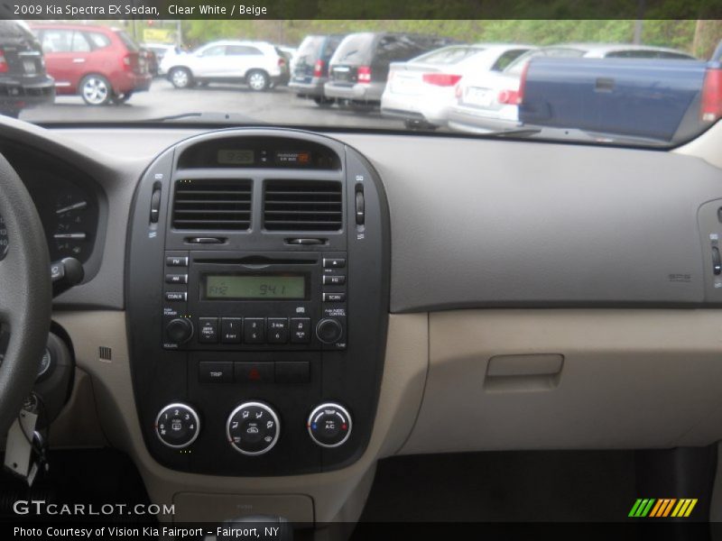 Clear White / Beige 2009 Kia Spectra EX Sedan